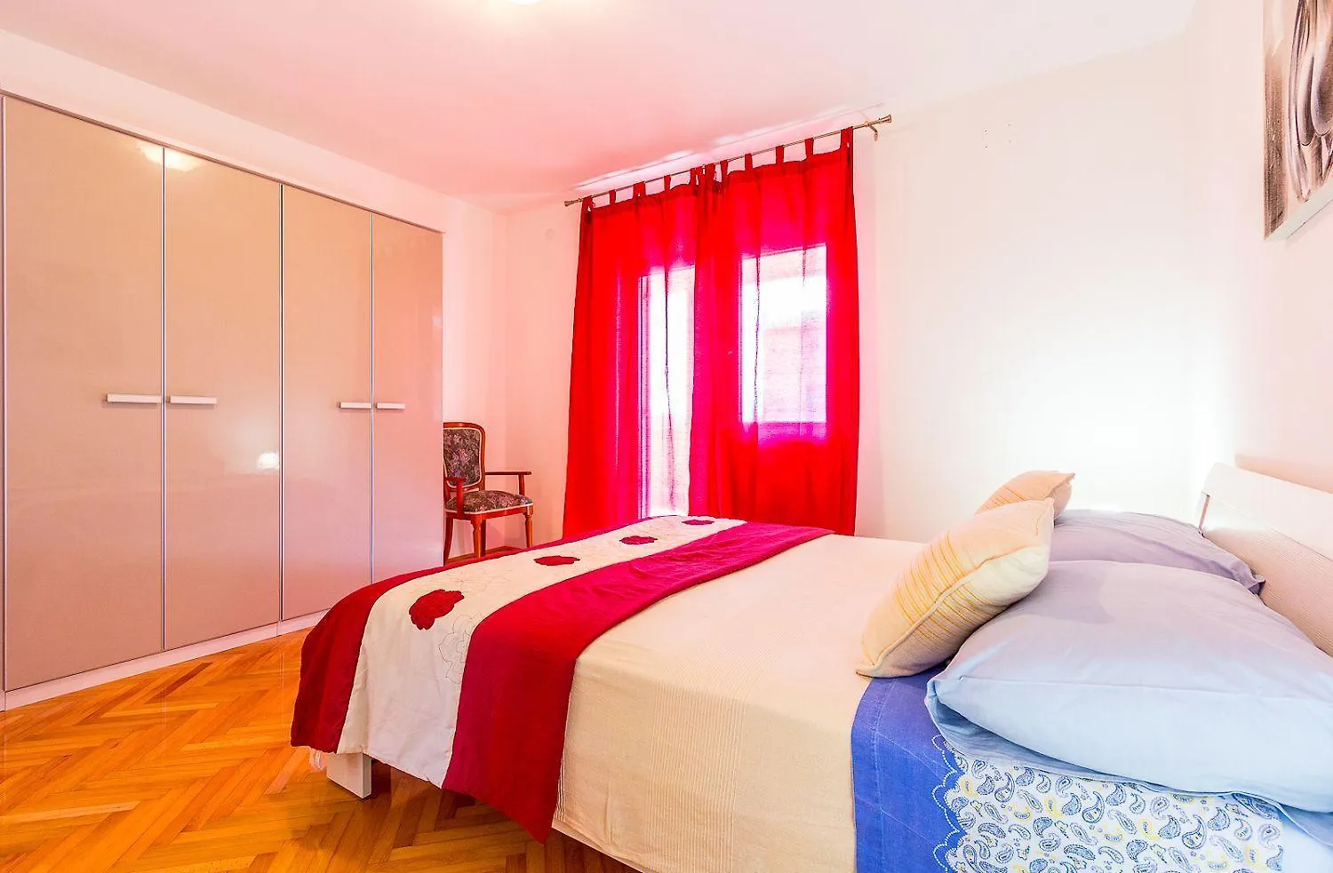 Schoene Ferienwohnung Nur 500 Meter Bis Zum Strand Mit Kueche, Bad, Klima, Wlan, Terrasse, Grill بنجول بيت للعطل