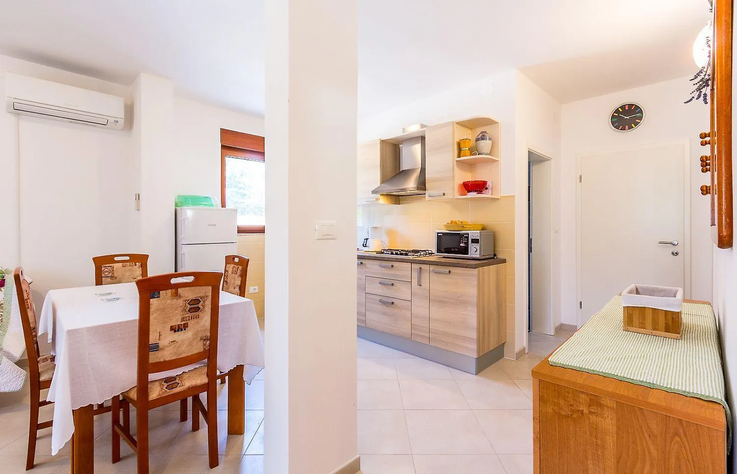 Schoene Ferienwohnung Nur 500 Meter Bis Zum Strand Mit Kueche, Bad, Klima, Wlan, Terrasse, Grill بنجول