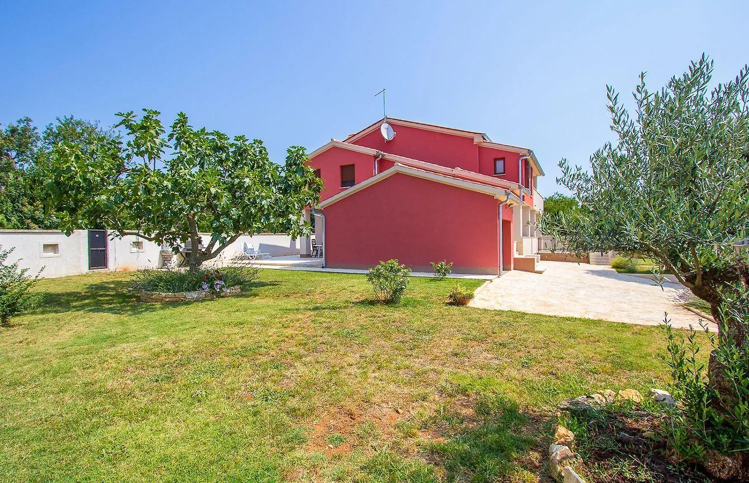 Schoene Ferienwohnung Nur 500 Meter Bis Zum Strand Mit Kueche, Bad, Klima, Wlan, Terrasse, Grill بنجول كرواتيا
